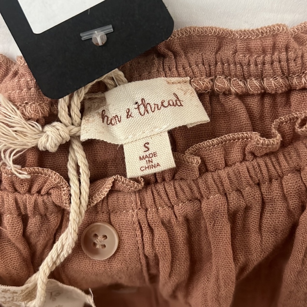 Hem & Threads top - Picture 2 of 3